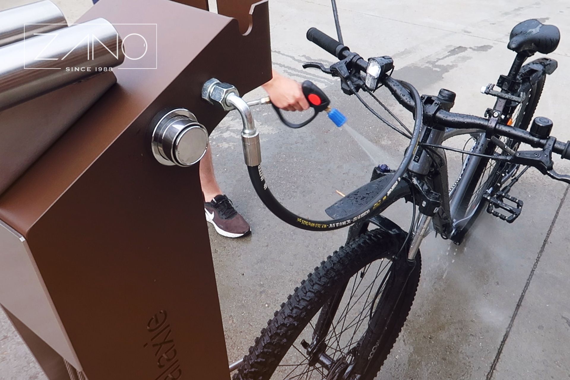 Municipal bicycle washing station