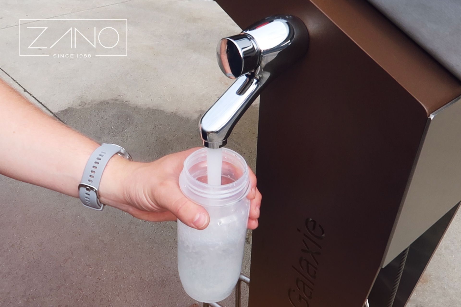 Bike station - filling a bidon with water