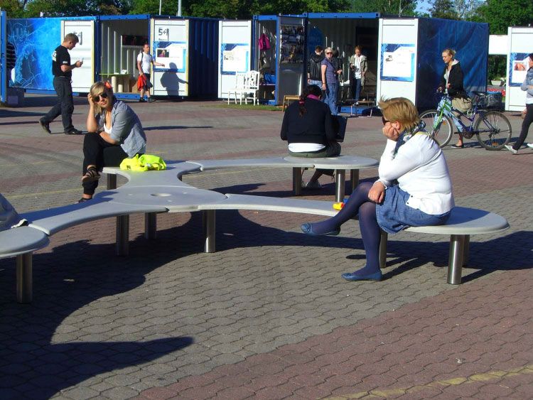 groove bench, lots of uses, versatile urban furniture