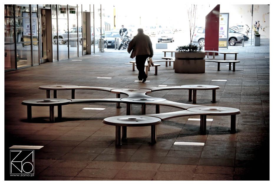 segmented gallery bench